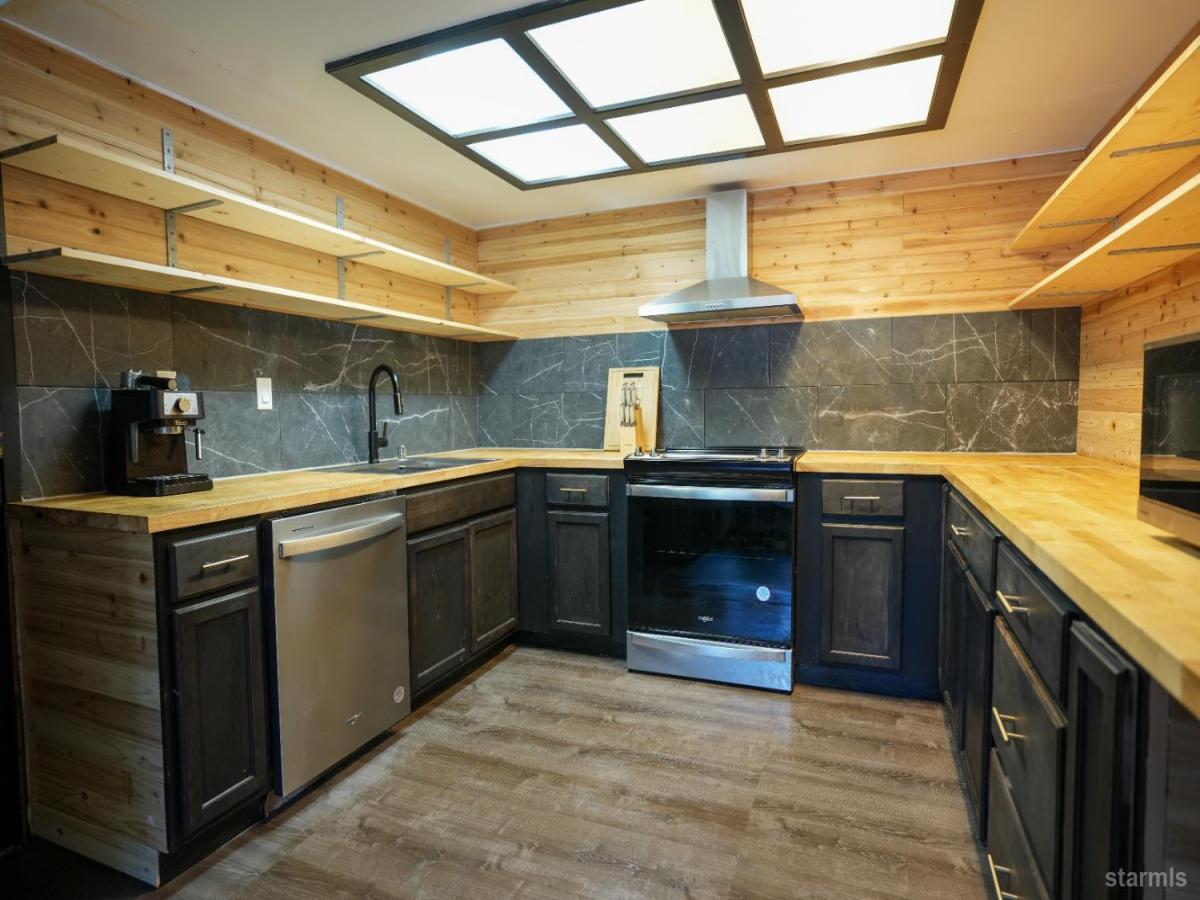 MLS #141875 image #0