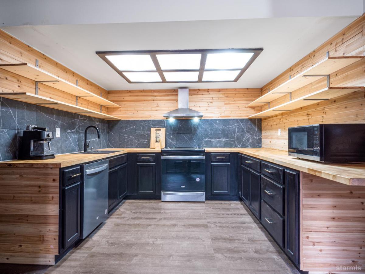 MLS #141875 image #0